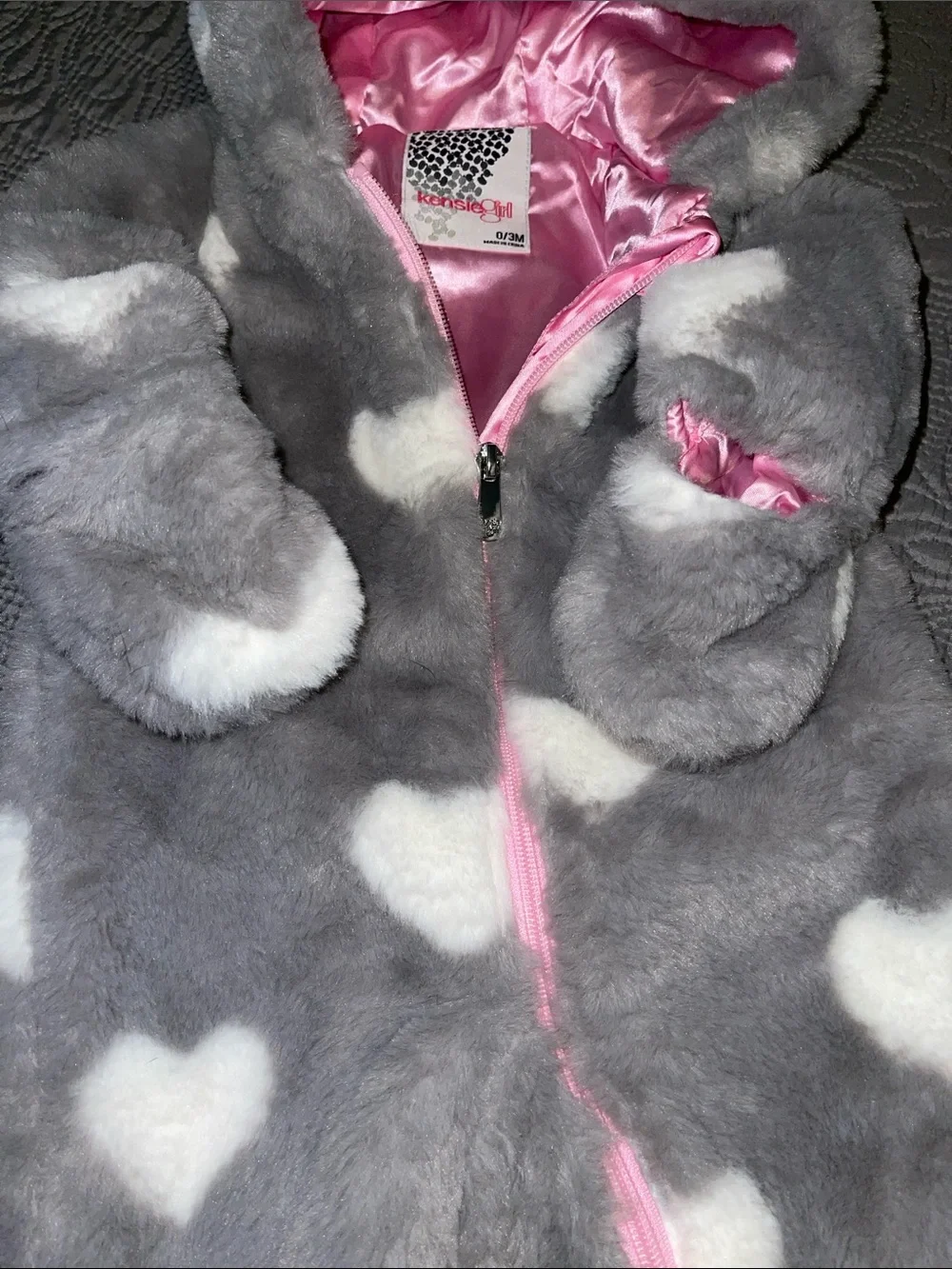 NWOT Kensie Girl Gray Faux Fur Heart Bunting with Pink Lining